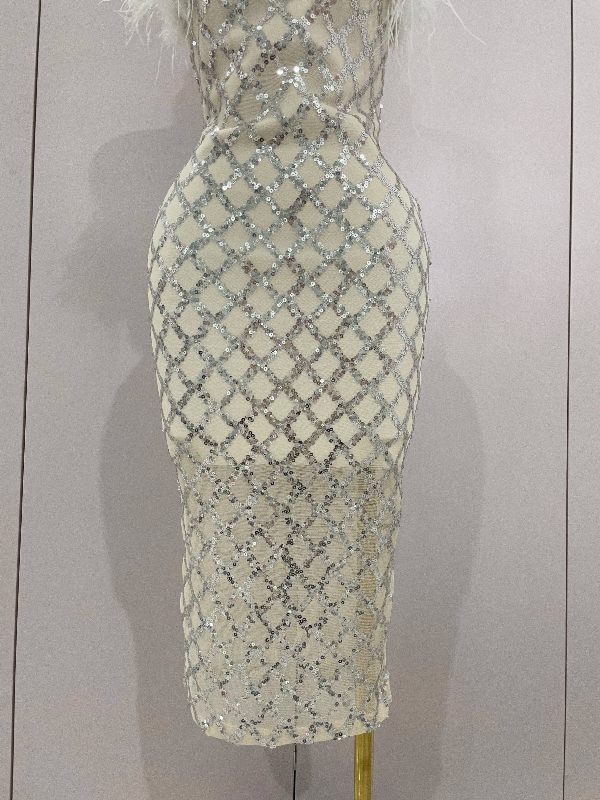 Shinning White Feathers Sequins Straples Bodycon Dress Women Fashion Celebrate Luxury Birthday Party Cocktail Dress
