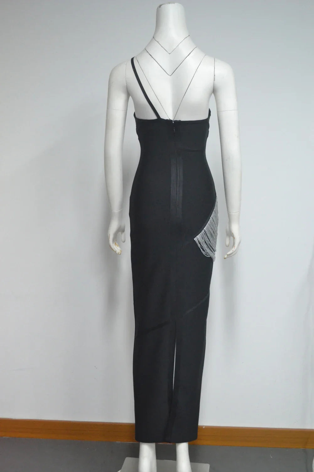 Arrival Women Sexy Halter Off the Shoulder Silver Tassels Bodycon Long Bandage Dress Evening Party Celebrate Cocktail Wear