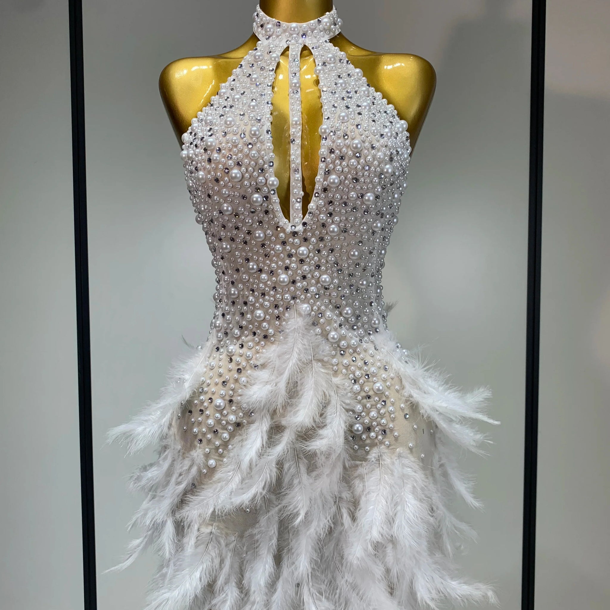 Sexy Halter Backless Feather Pearl Short Party Dress Women Luxury Rhinestone Celebrate Birthday Outfit Performance Dance Costume WHITE