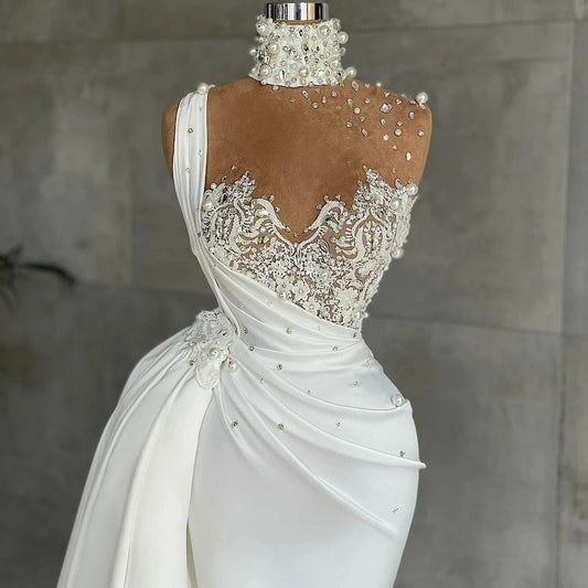 Luxo de alta pescoço cetim vestido de casamento pérolas cristal sem mangas capela trem vestidos de noiva robe personalizado novia