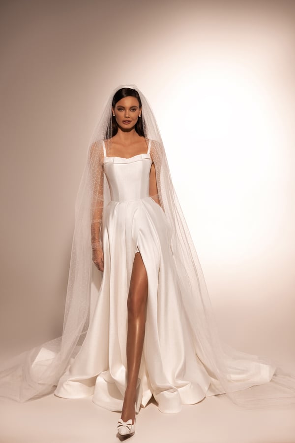 Simple Sleeveless Square-Neck Satin A-Line Wedding Dress For Women Open Back High Side Court Train Bridal Gown