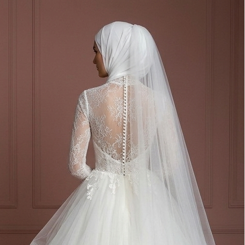 Tulle Layered Hijab Wedding Dress – Princess Style in Soft White Muslim
