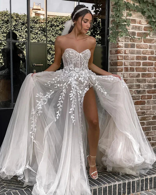 Beach Wedding Dresses For Bride Elegant Lace Boho Wedding Gowns Strapless Sleeveless High Split Princess Bride Dresses