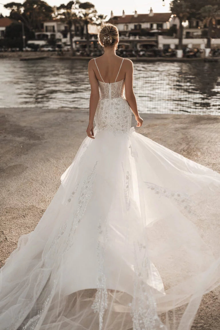 Serpentine-Mermaid Bridal Dress with Spaghetti Straps, Open Neckline, and Natural Waistline