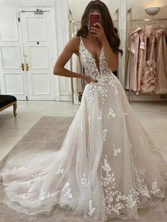 Blush Pink Lace Elegant Wedding Dresses Low-Cut V-Neck Appliques A-Line Bride Gowns Princess Spaghetti Straps Bridal Gown