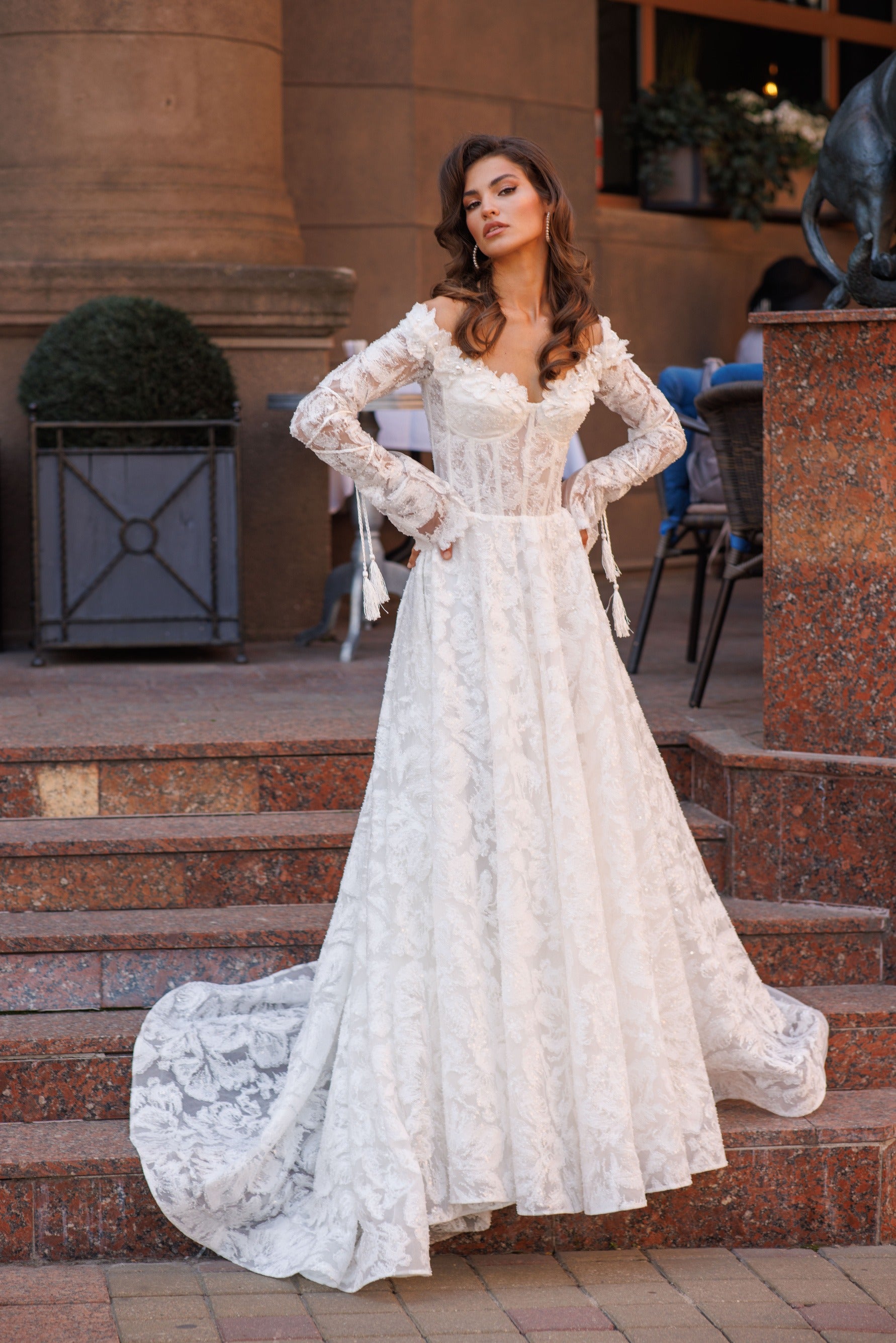 Elegant A-Line Wedding Dresses Sweetheart Long Sleeves Appliques Bridal Dress Formal Wedding Ball Prom Gowns Customized