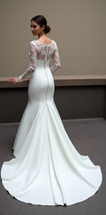 Classic Mermaid Wedding Dress with a Modern Twist for Stylish Brides