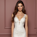 Modern Mermaid Wedding Dress for a Chic and Trendy Bridal Look