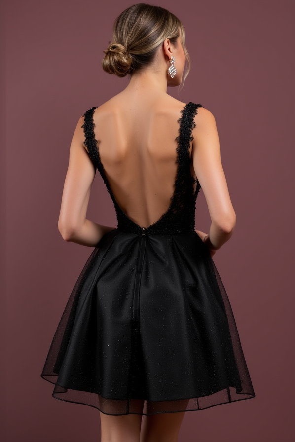 Elegant Black Evening Dress & Prom Dress with Sparkling Beads for a Glamorous Look