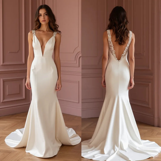 Mermaid Bridal Dress with a Dramatic Train for a Grand Wedding Entrance