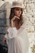 Elegant Beach Wedding Dress with Long Sleeves, V-Neckline & Delicate Lace Details for a Timeless and Romantic Bridal Look