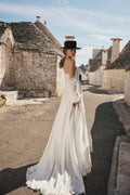 Dreamy Beach Wedding Dress with Long Sleeves, Sweetheart Neckline & Delicate Lace Details for a Romantic and Effortlessly Elegant Bridal Look