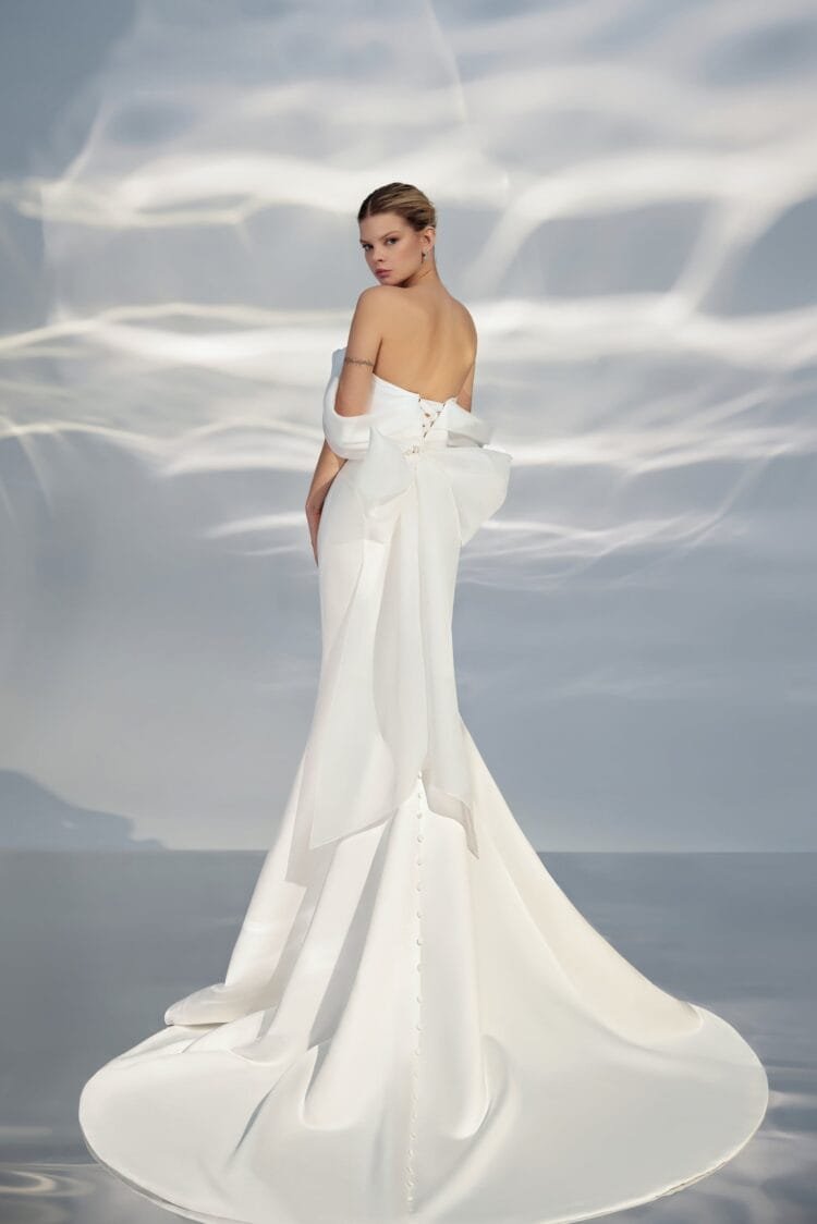 Ethereal Off-Shoulder A-Line Wedding Gown with Sweetheart Neckline, Bant Embellishment, and a Natural Waistline for a Breathtaking Bridal Look