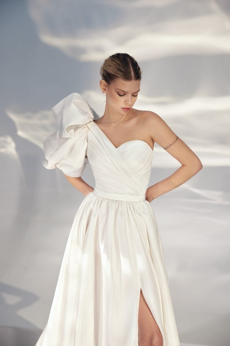 Timeless Off-Shoulder Sheath Wedding Gown with Strapless Neckline, Bant Embellishment, and Natural Waistline for a Stunning Bridal Look