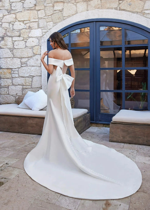 Retro Ruched Satin Strapless Wedding Dress