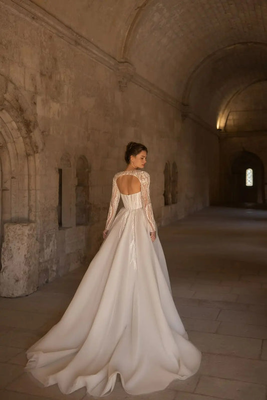 Robes de mariée appliques en dentelle sexy sirène sans dos sans épaule à manches longues de style princesse moelleux