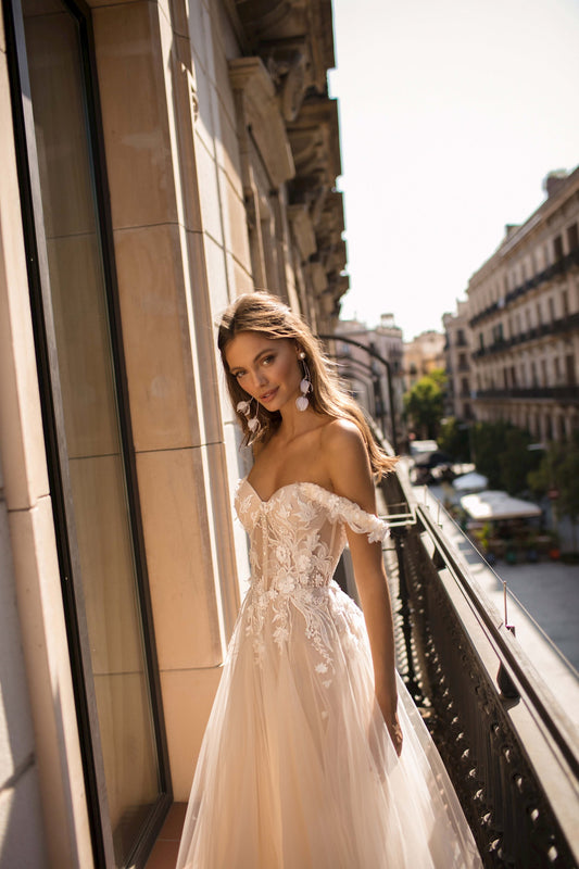 Robe de mariée A-Line Sweetheart A-Line Off the épaule Appliques de dentelle Boho Backless Bride Bride Zipper Train Vestido de Novia