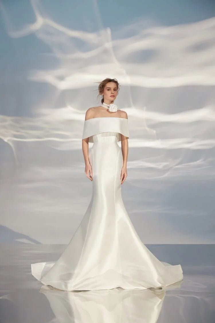 Elegant A-Line Wedding Gown with Long Sleeves, Square Neckline, and a Flattering Natural Waistline – Modern Bridal Dress