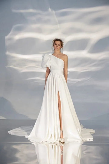 Elegant A-Line Wedding Gown with Strapless Boat Neckline, Bant Embellishment, and a Flattering Natural Waistline – Modern Bridal Dress