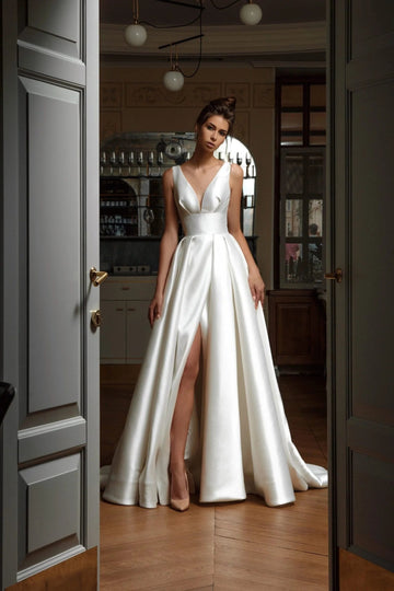 Exquisite A-Line Wedding Dress with V-Neck, Open Back, Front Split, Draped Pleats, and Sleeveless Design for an Elegant Bridal Look