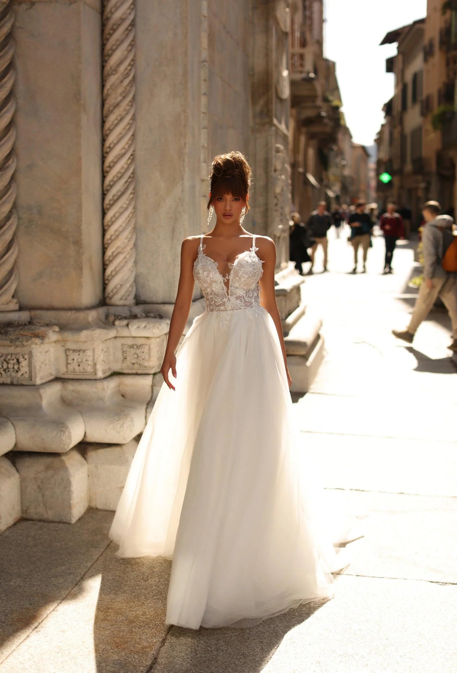 Trendy A-line Wedding Dresses Appliques Spaghetti Straps Illusion Draped Bridal