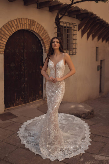 Radiant Mermaid Wedding Gown with Glitter Lace, Sequins, and a Flowing Tulle Train for a Show-Stopping Bridal Look