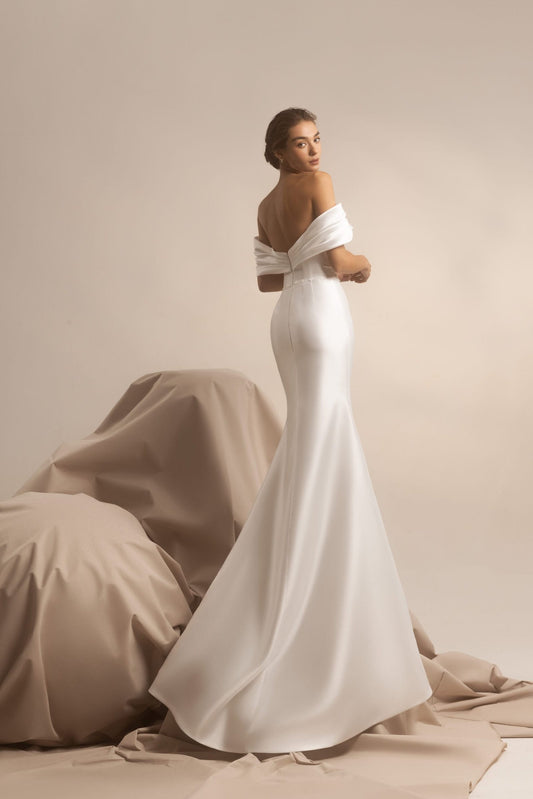 Statement Wedding Dress with a Voluminous Satin Skirt & Luxurious Detailing for a Bold yet Elegant Bridal Look