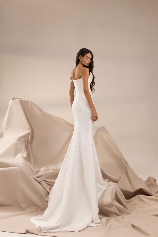 Elegant Minimalist Wedding Dress with Luxurious Satin, Sleek Silhouette & Timeless Design for a Sophisticated and Regal Bridal Look