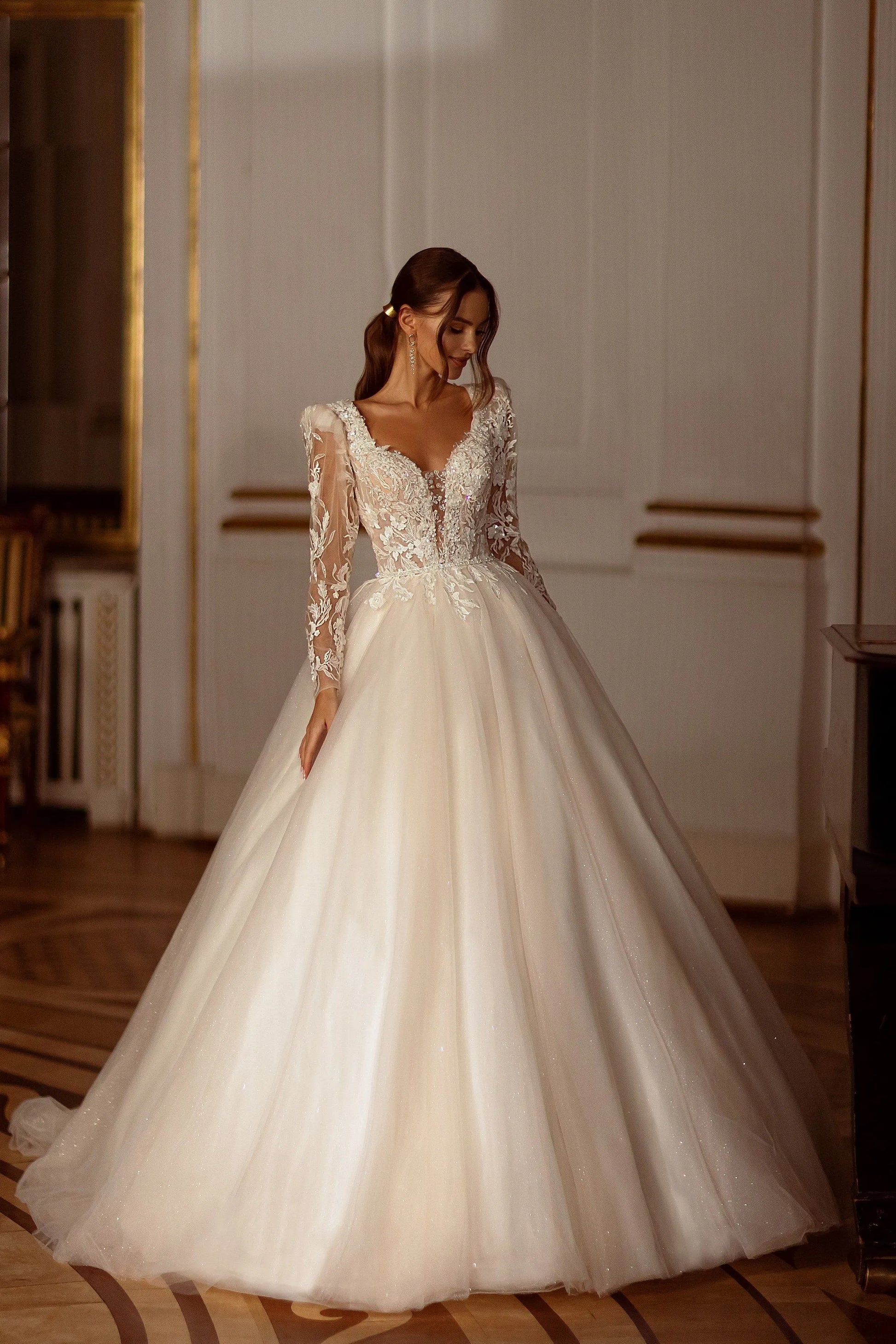 Glitter Champagne Wedding Dresses Long Sleeve Appliques Lace