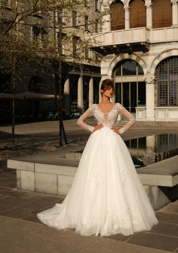 Modern A-line Wedding Gown For Bride Long Sleeve V-Neck Lace Appliques Illusion Button Robe De Mariée