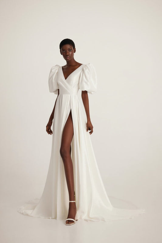 Elegant Wedding Gown with a Flattering Silhouette, Luxurious Details, and Timeless Charm for a Show-Stopping Bridal Look