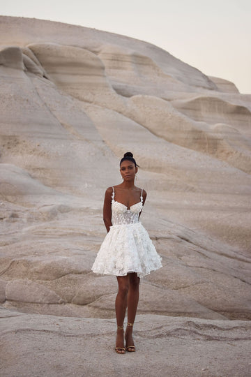 Kort 3D -blommor Bröllopsklänning Spaghetti Straps Mini Appliques Pet A Line Dresses for Women Vestidos Para Mulhere
