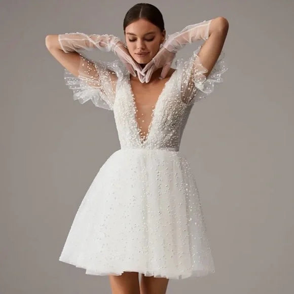 New Arrival Short Wedding Party Dresses Puff Sleeves V Neck Tutu Ball Gowns Sexy Backless Mini Civil Bride Gowns