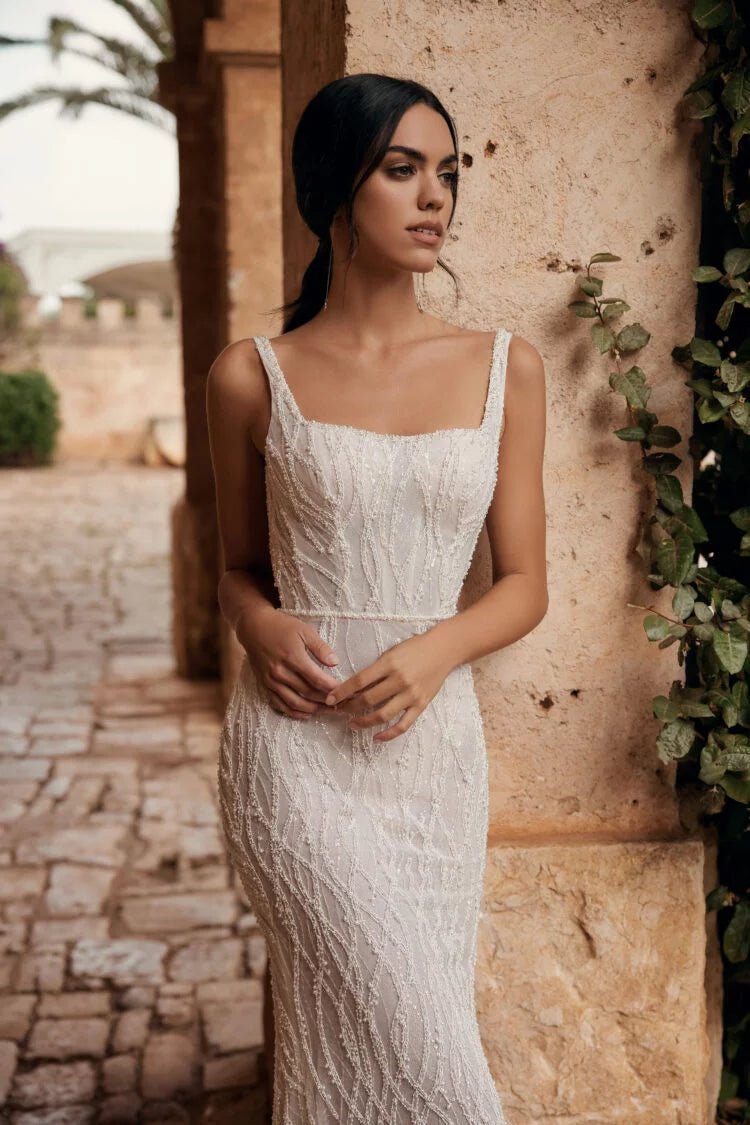 Minimalist Sheath Wedding Dress – Strappy Square Neckline with Elegant Sequin Embellishments for a Chic and Modern Bridal Look