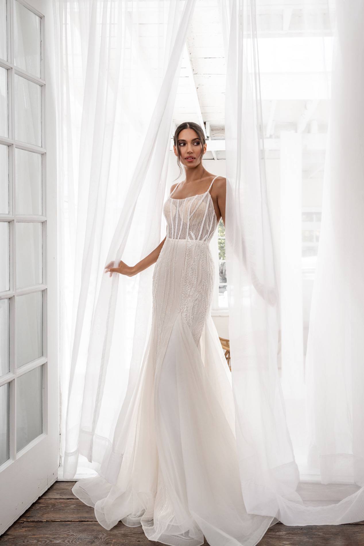 Elegant Mermaid Wedding Dress with Straps, Scoop Neckline & Flattering Natural Waistline