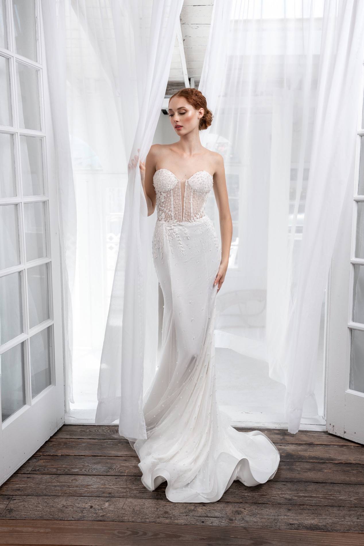 Strapless Mermaid Wedding Dress with Sweetheart Neckline & Flattering Natural Waistline