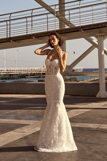 Exquisite Appliques Court Train Mermaid Wedding Dress