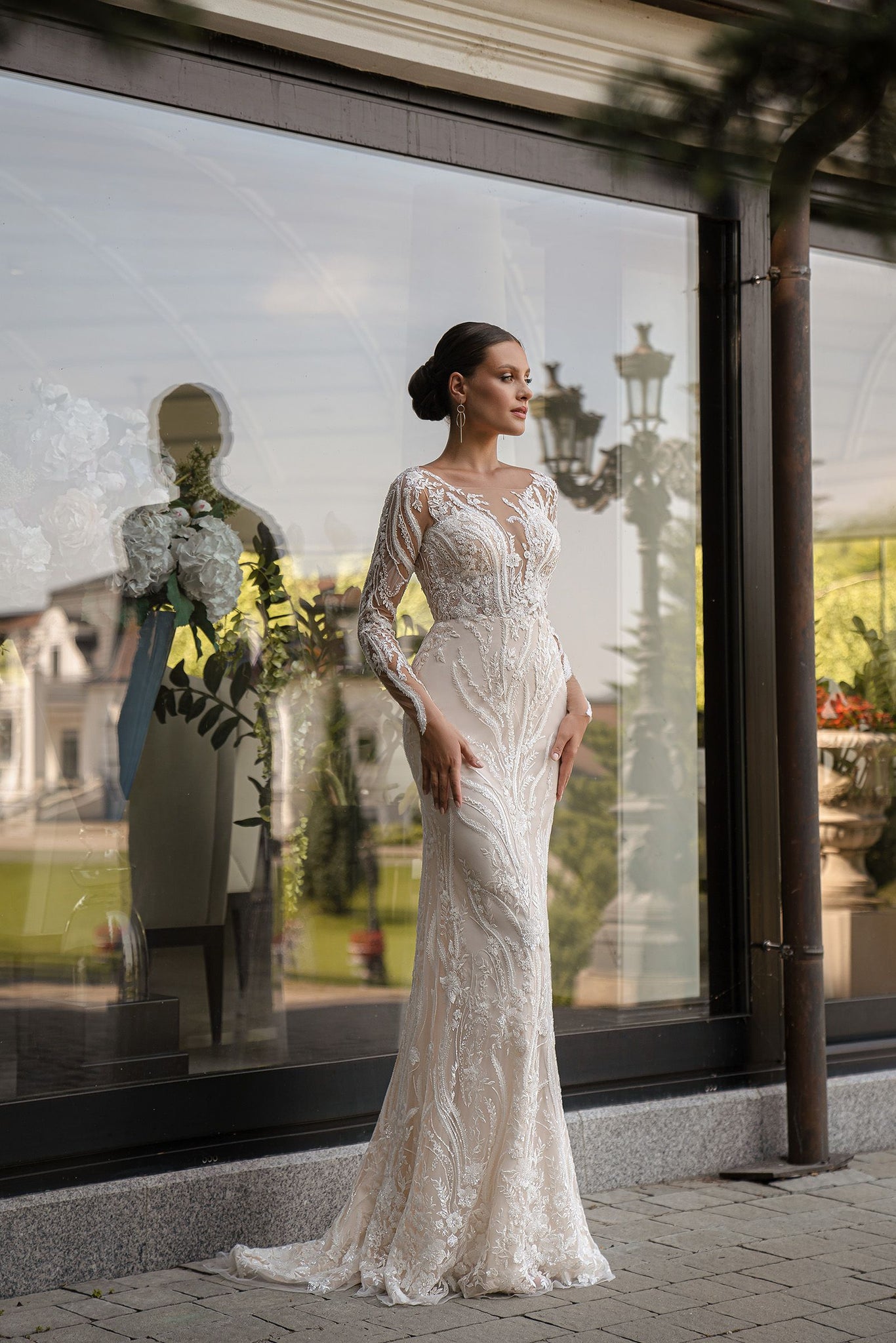 Lace Illusion V-Neck Mermaid Wedding Dresses Full Sleeves Backless Bridal Gowns