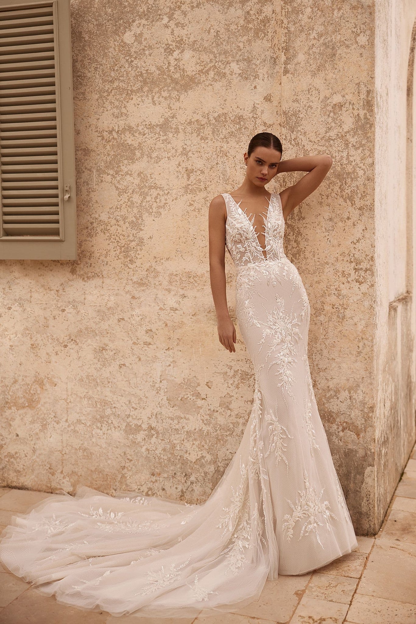 Glamorous Mermaid Wedding Dresses Lace Appliques Sleeveless Bridal Gowns Sexy Back