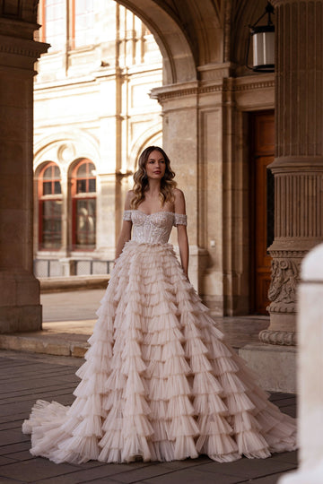 Luxurious Tiered Ruffled Train Sweetheart Ball Gown Wedding Dresses Off Shoulder Sequined Gowns