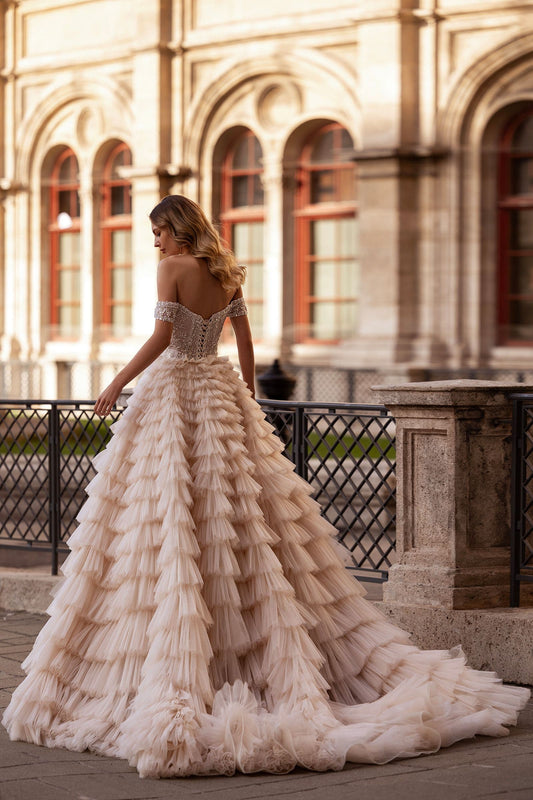 Luxurious Tiered Ruffled Train Sweetheart Ball Gown Wedding Dresses Off Shoulder Sequined Gowns