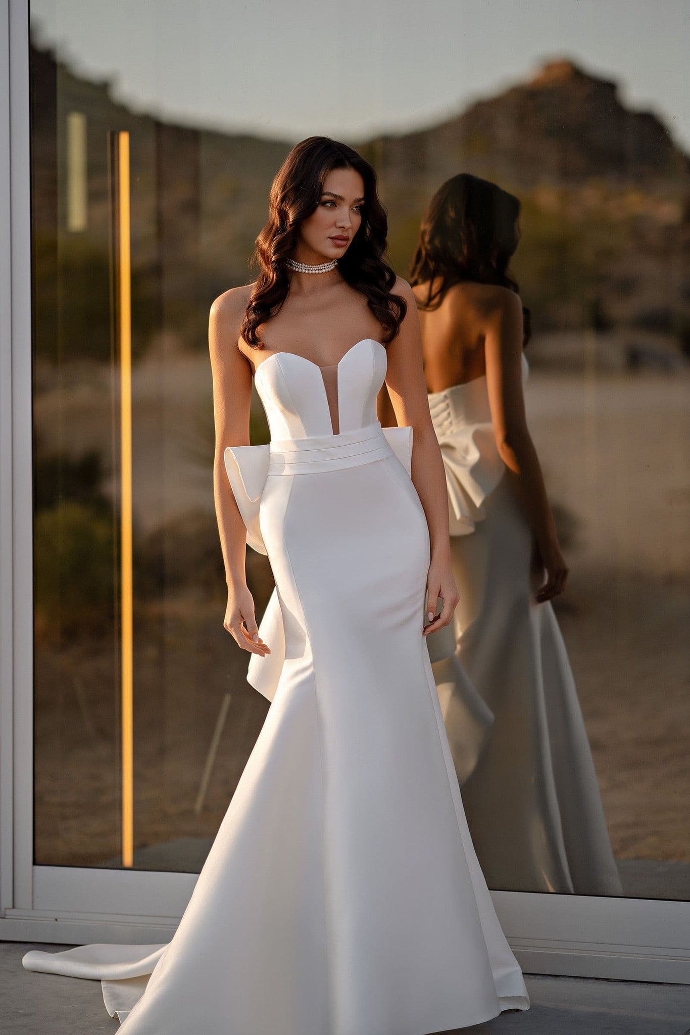 Simply White Mermaid Wedding Dress Strapless Deep V-Neck Satin Long Train Bridal Gowns Bow Lace up Back vestido de noiva