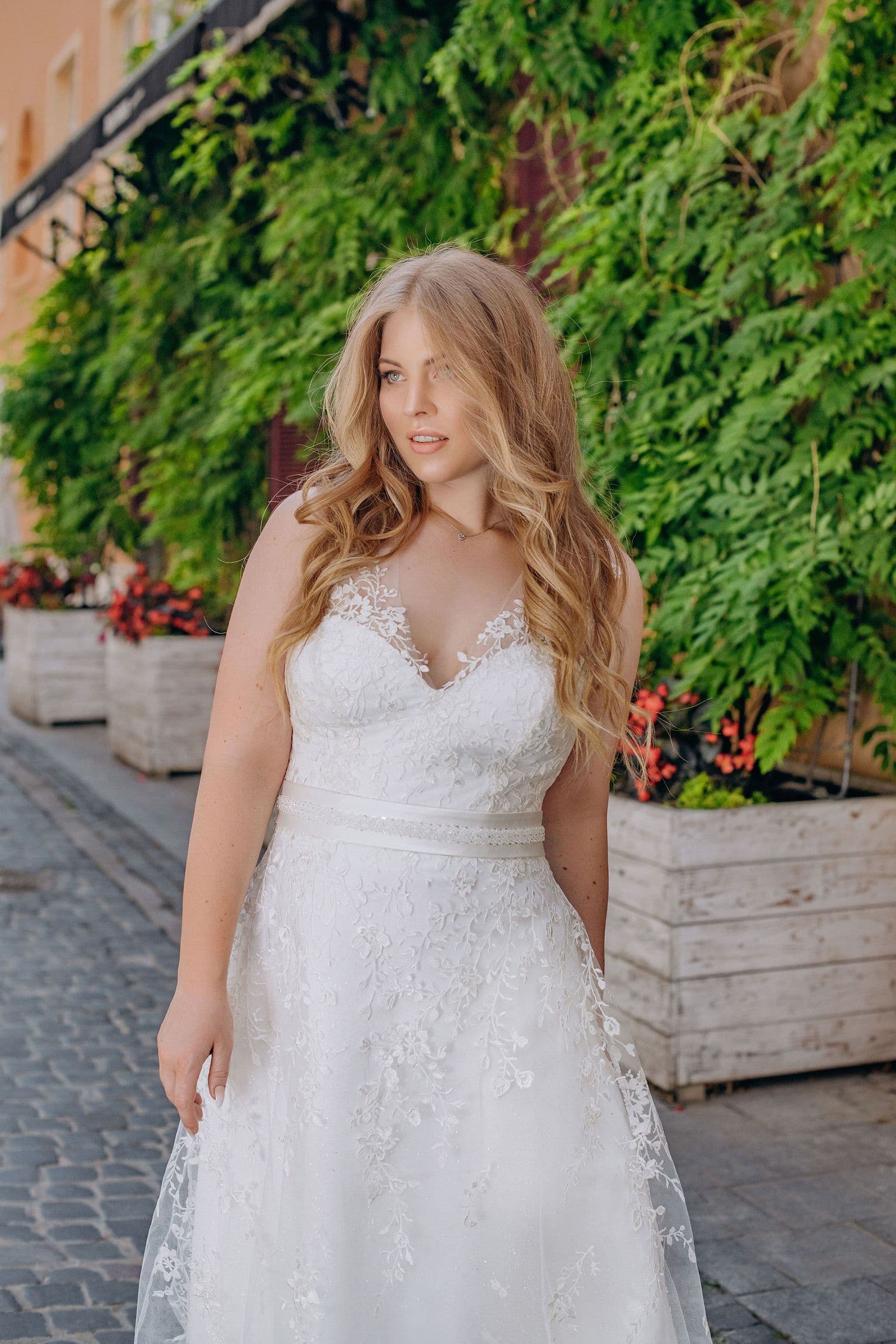 Plus Size Wedding Dresses for Women Summer New Mermaid Bridal Gowns with Lace New Sleeveless