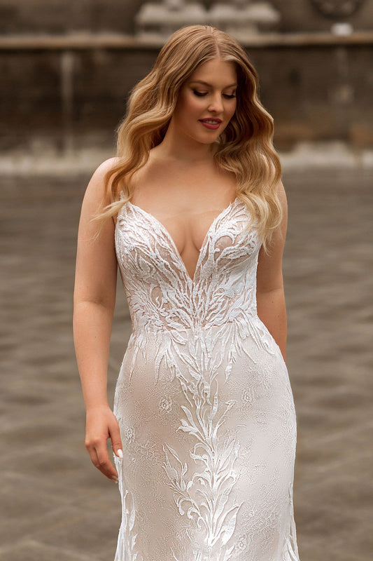 Romantic V-neck Wedding Dress for Woman Spaghetti Straps Appliques Court Train Trumpet Robe De Mariee