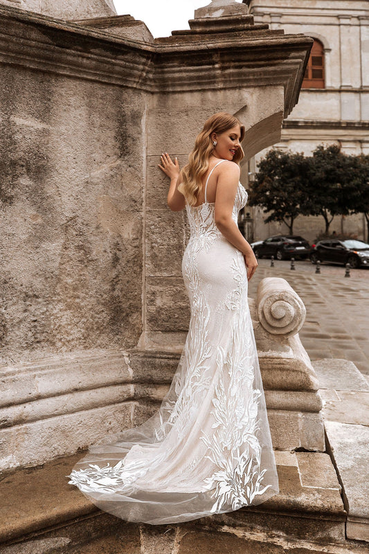 Romantic V-neck Wedding Dress for Woman Spaghetti Straps Appliques Court Train Trumpet Robe De Mariee