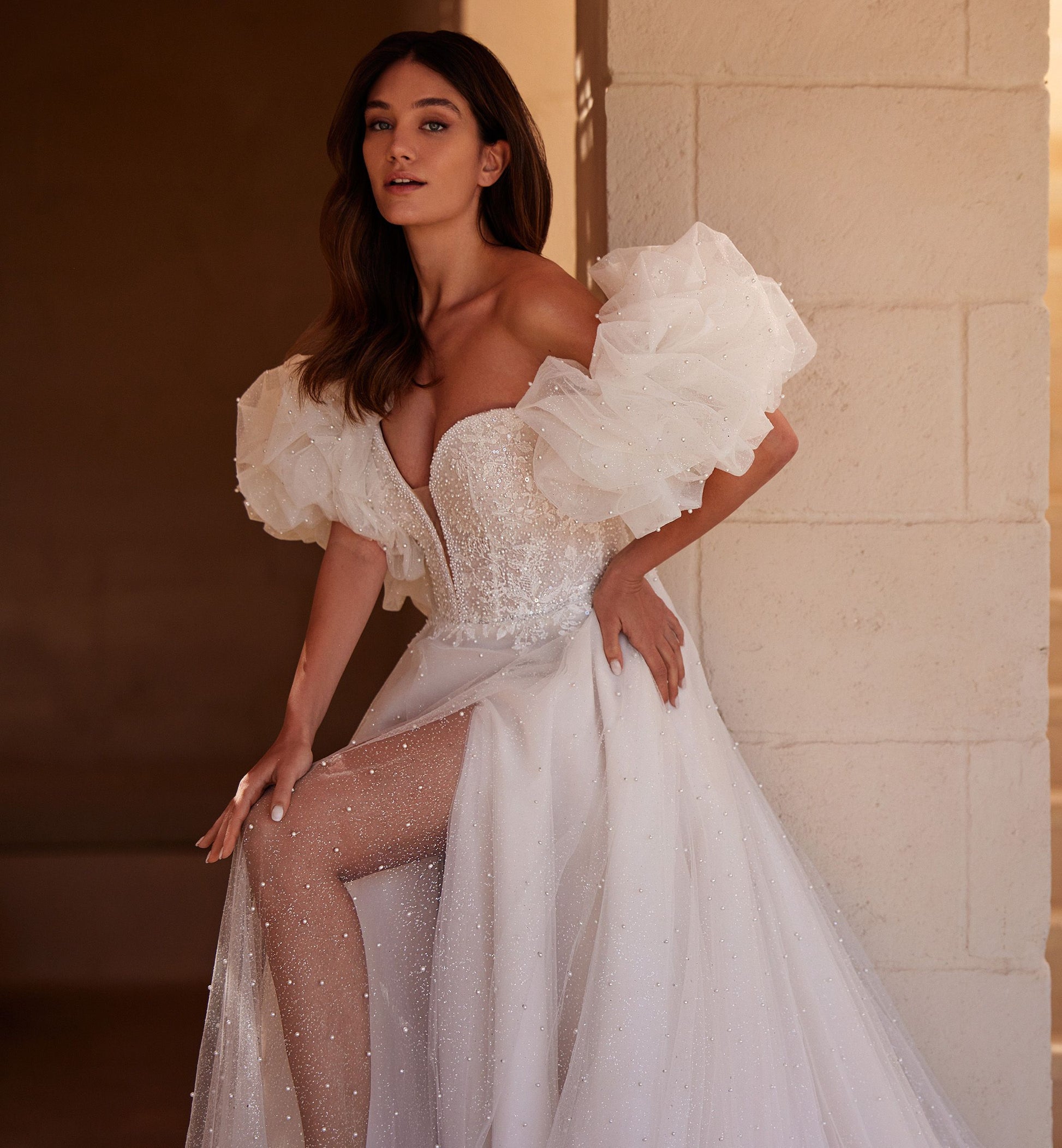 Off the Shoulder Tulle Wedding Dresses Puff Sleeve for Bridal Side Split Lace Wedding Gown