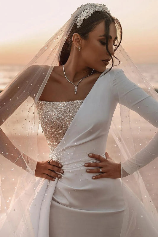 Ivorio estivo Arabo saudita Dubai abiti da sposa moderni senza schienale sexy paillettes a una spalla abiti da sposa a treno lunghi personalizzati