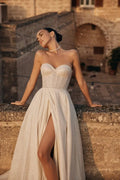 Romantic A-Line Beach Wedding Dress – Strappy Sweetheart Neckline with a Natural Waistline for an Effortless Bridal Look