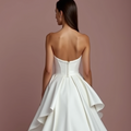 Chic White Princess Bridal Gown with a Sculpted Bodice and Layered Skirt