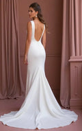 Elegant Mermaid Wedding Dress with a Romantic and Feminine Design